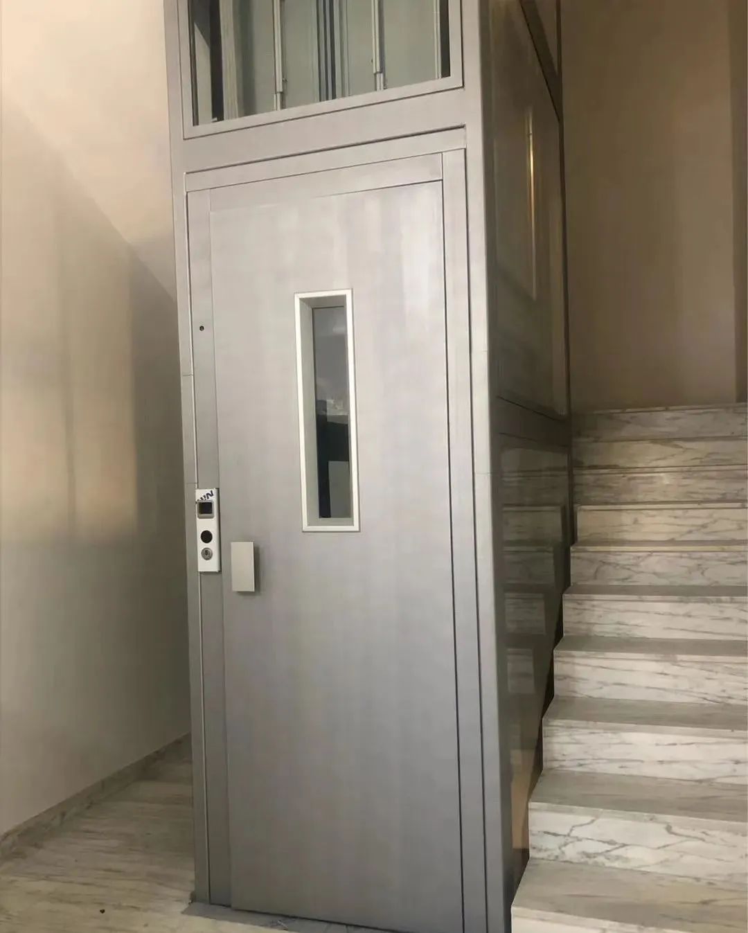 点击查看楼梯房加装电梯案例湖南中菱电梯物联科技有限公司www